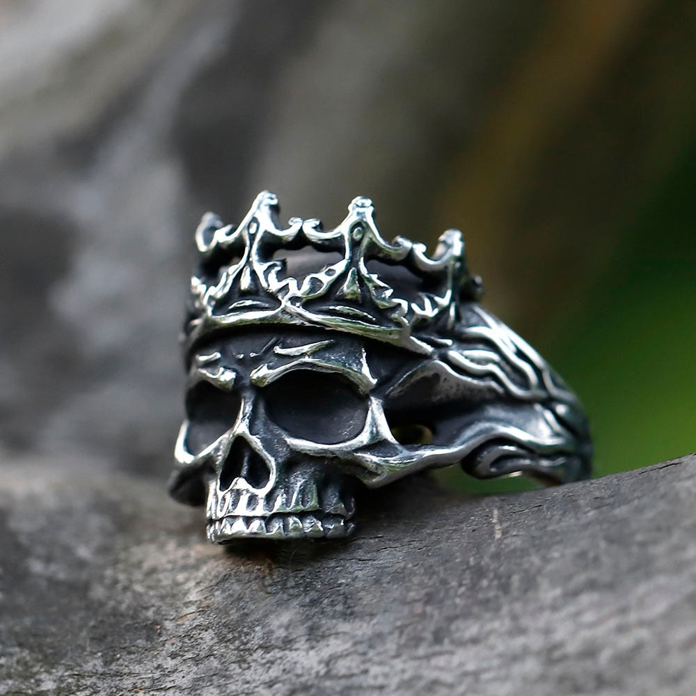The Dark Majesty Skull Crown Ring