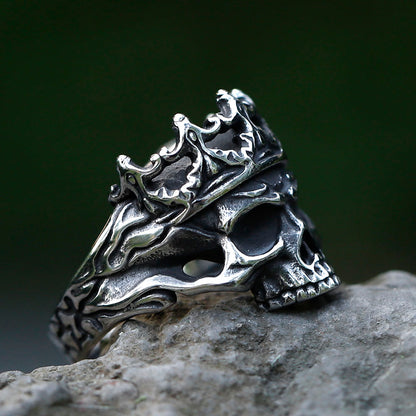 The Dark Majesty Skull Crown Ring